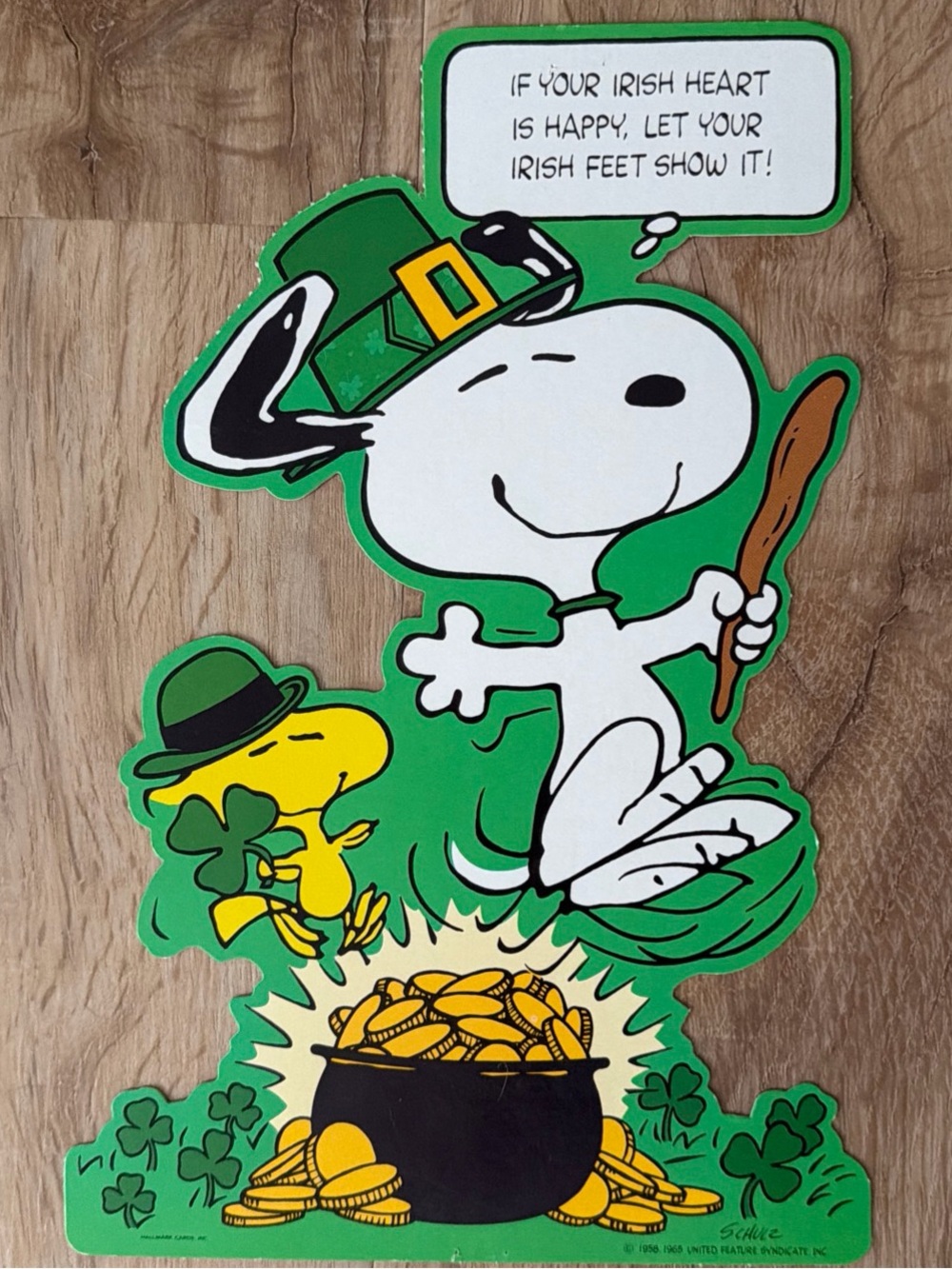 Vtg 1965 DIE CUT Decoration Peanuts St. Patrick's Day Snoopy Woodstock 


This i
